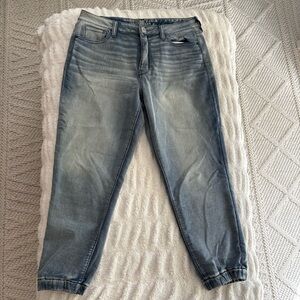 American Eagle Outfitters Light Blue Boyfriend jogger Jeans